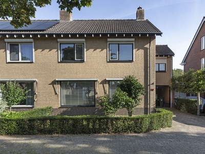 Dennenlaan in Dorst (180m2)