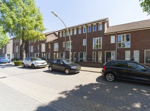 Woonhuis in Hendrik-Ido-Ambacht met 5 kamers