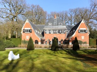 Woonhuis in Wassenaar met 9 kamers