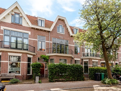 Bos en Hovenstraat 9