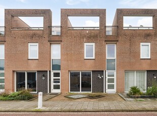 J.P.Coenstraat 21