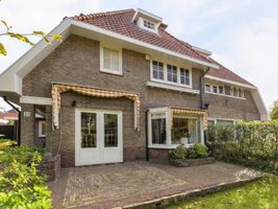 Villa, 2-onder-1-kapwoning te huur in Bussum