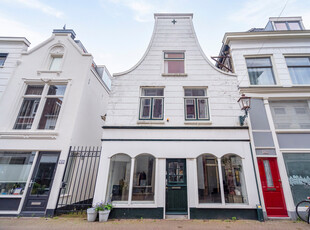 Hoogstraat 145