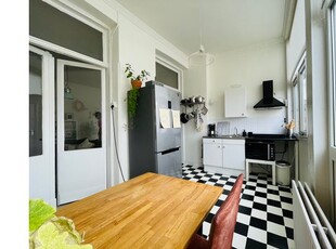 Huur 2 slaapkamer appartement van 30 m² in Zeeheldenkwartier