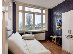 Huur 3 slaapkamer appartement van 85 m² in Laakkwartier-Oost