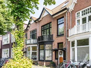 Velserstraat 11