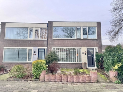 Ruimtevaartbaan in IJsselstein (101m2)