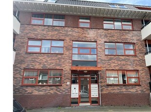 Huur 4 slaapkamer appartement van 96 m² in Zeeheldenbuurt-west