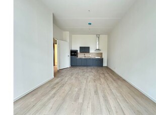 Huur 2 slaapkamer appartement van 59 m² in Sintenbuurt