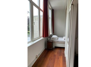 Huur 2 slaapkamer appartement van 65 m² in Oude Westen