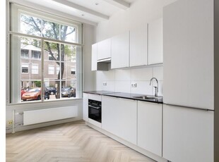 Huur 3 slaapkamer appartement van 58 m² in Jordaan