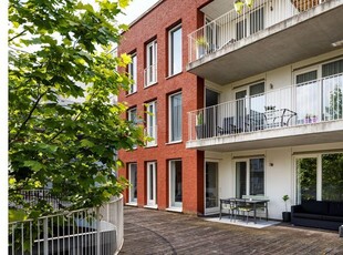 Huur 3 slaapkamer appartement van 80 m² in Nieuw Engeland, Th. a. Kempisplantsoen en omgeving