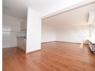 Huur 3 slaapkamer appartement van 80 m² in Cs Kwartier