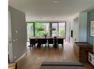 Huur 3 slaapkamer huis van 159 m² in Tilburg