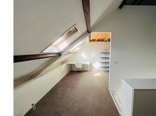 Huur 4 slaapkamer appartement van 100 m² in Rubroek