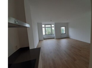 Huur 4 slaapkamer appartement van 114 m² in Kralingen West