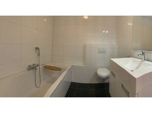 Huur 4 slaapkamer appartement van 120 m² in Veldhoven