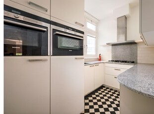 Huur 4 slaapkamer appartement van 128 m² in Apollobuurt