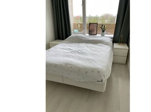 Huur 4 slaapkamer appartement van 96 m² in Hogewey-Noord