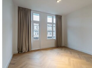 Huur 5 slaapkamer appartement van 147 m² in Apollobuurt