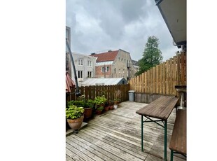 Huur 5 slaapkamer appartement van 160 m² in Haarlemmerbuurt