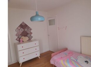 Huur 5 slaapkamer huis van 115 m² in Planetenbuurt