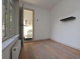 Kamer van 25 m² in Indische buurt