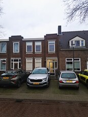 Woonhuis in Bergen op Zoom met 4 kamers