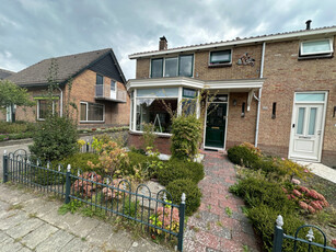 Woonhuis in Zwaag met 4 kamers