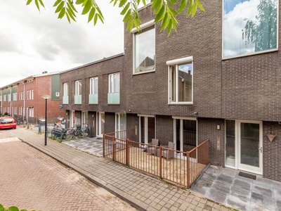 Lesbosstraat 18