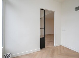 Huur 1 slaapkamer appartement van 89 m² in 's-Gravenhage