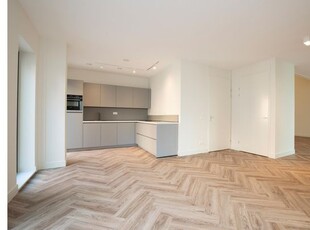 Huur 4 slaapkamer appartement van 167 m² in Amsterdam