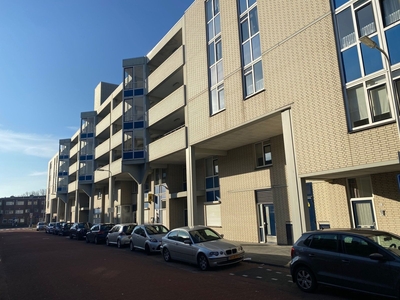 H. de Lintweg in Spijkenisse (96m2)