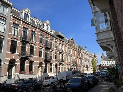 Van Eeghenstraat in Amsterdam (78m2)