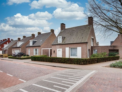 Paardenstraat 28 .