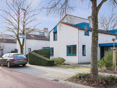 Middelweg 105