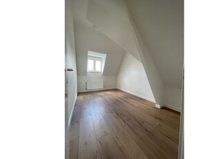 Huur 3 slaapkamer appartement van 56 m² in Rotterdam