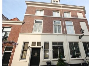 Huur 4 slaapkamer huis van 180 m² in 's-Gravenhage