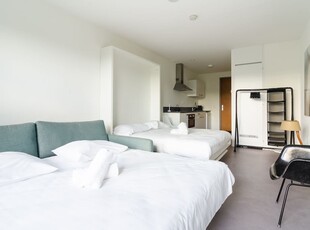 Studio in Amsterdam met 2 kamers