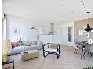 Huur 2 slaapkamer appartement van 614 m² in Amsterdam