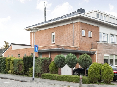 Huis Manegelaan in Hoofddorp