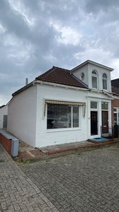 Eemskanaal N.Z. in Delfzijl (85m2)