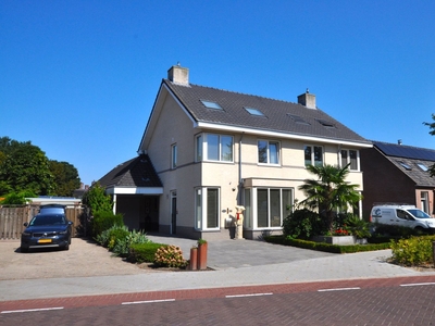 Hoofdstraat in Hoogeloon (210m2)