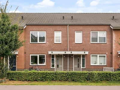 Woonhuis in Houten met 6 kamers