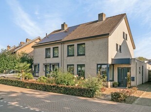 Leeuwerikstraat 12, Zundert