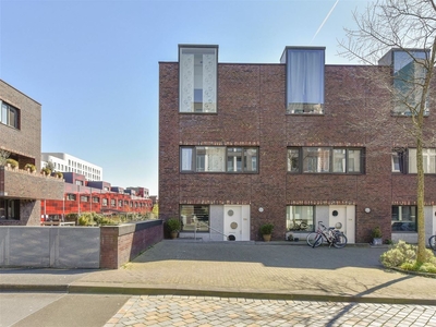 Fritz Dietrich Kahlenbergstraat 106