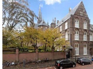 Huur 1 slaapkamer appartement van 65 m² in 's-Gravenhage