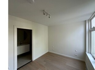 Huur 4 slaapkamer appartement van 110 m² in Amsterdam