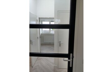 Huur 3 slaapkamer appartement van 50 m² in Valkenberg