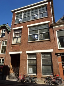 Studio in Leiden met 2 kamers